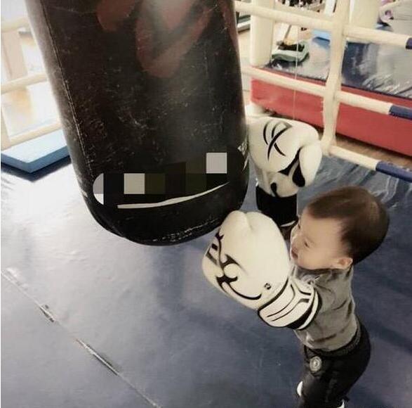 ?参观吴京八千万的豪宅，全屋铺了高级木地板，进门才知这么豪华