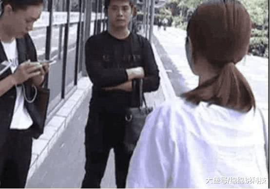 女子收到天价快递费拒绝付钱，物流公司的回应引网友气愤；去抢啊