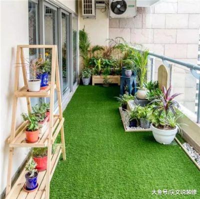 阳台地面铺什么好看？选择对了让不大的阳台瞬间惊艳！