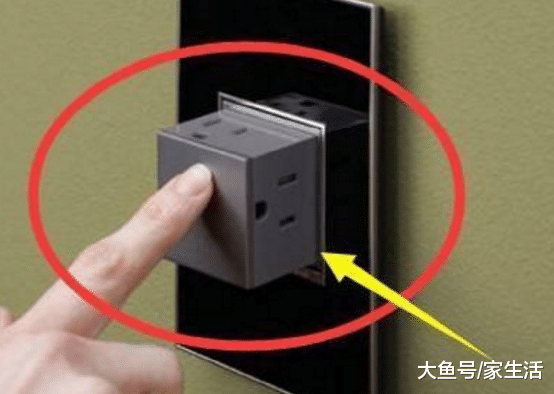 厨房就应该这样装插座，比乱拉排插好得多了，电器多也不怕没位置