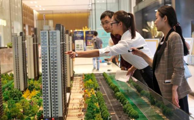 楼市“2大逆转”来袭，国家智囊给出“房价下跌表”，这次很关键