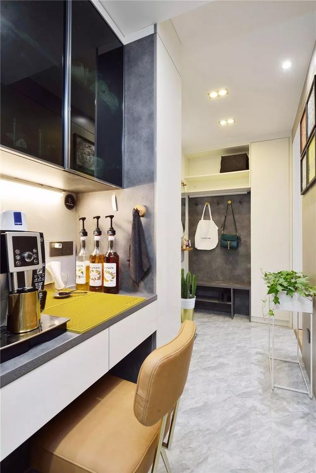 54㎡蜗居功能齐全，卧室竟然还有衣帽间