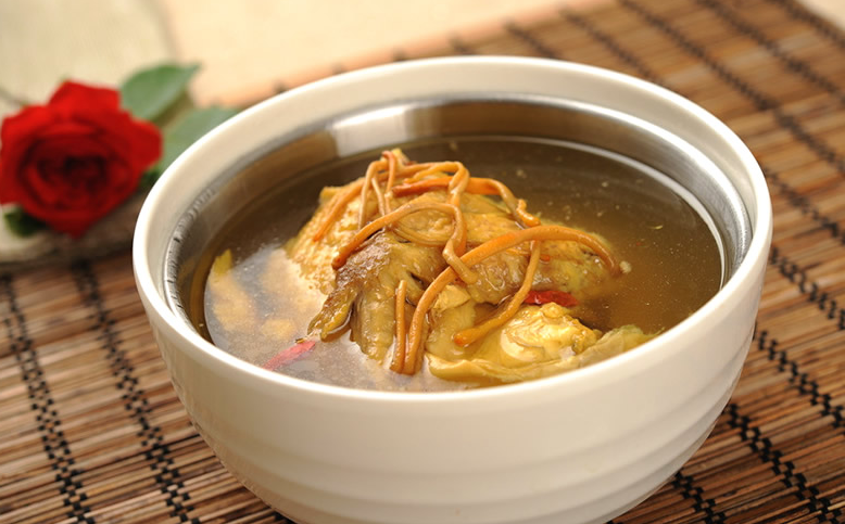 正是因为没有米酒的甜味，才使得这道菜很多次都不完整，似乎有时候完全靠自己的大脑做一道菜是不可能的