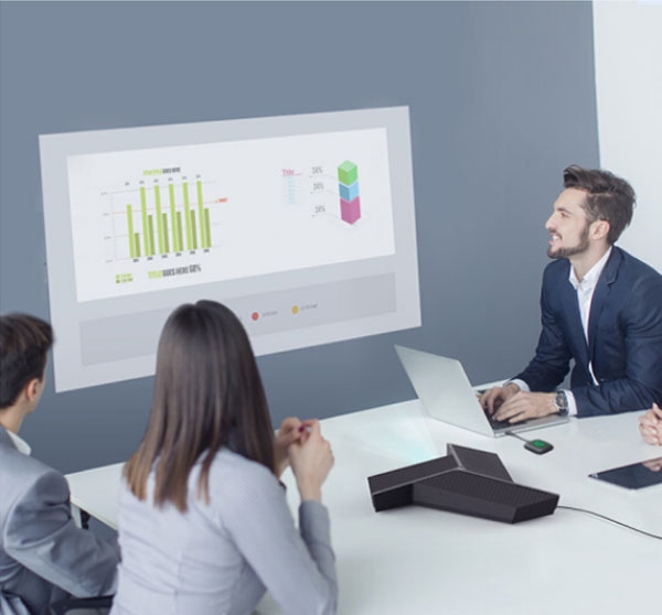 现在电视机无人买了，都用这种新“新型”投影仪，比电影院还好看