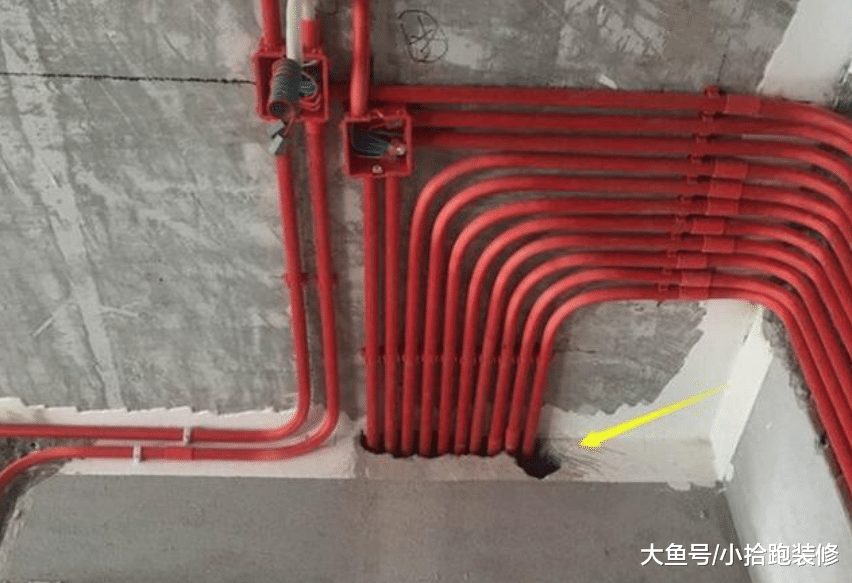 业主说家里的水电，是以样板间标准做的，而朋友却说他傻