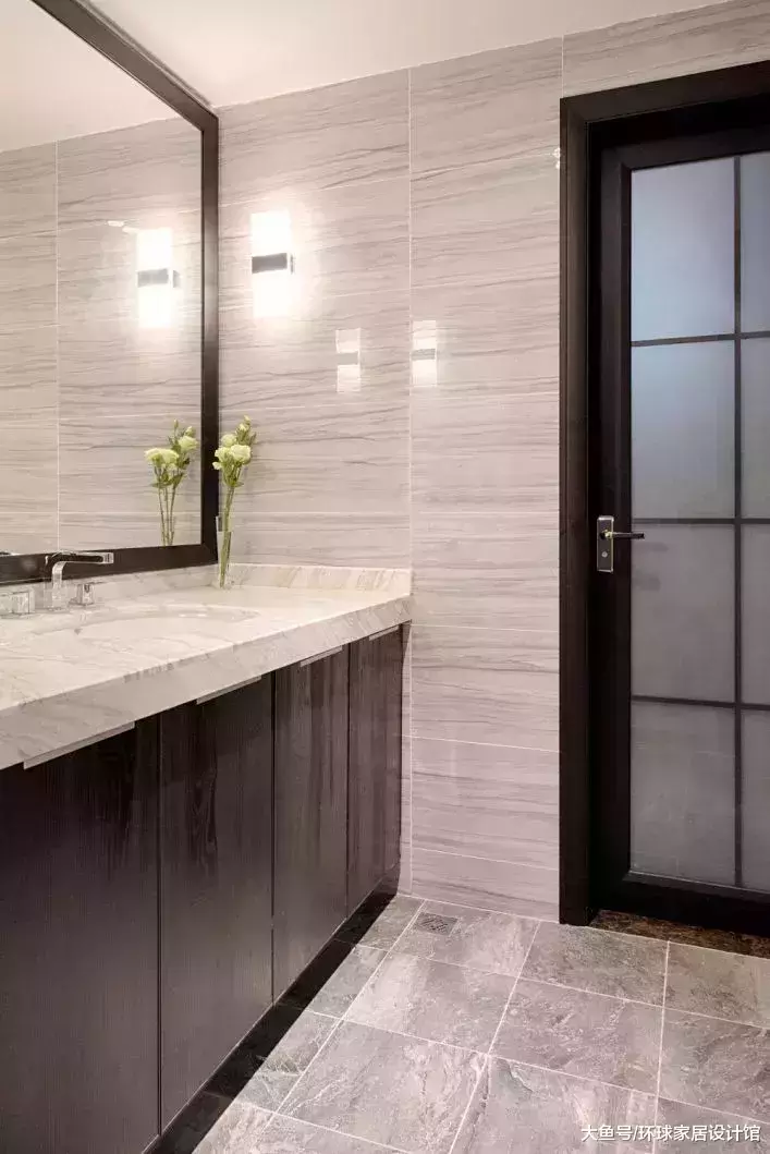 美到心坎里！130㎡現代簡約風，客廳這么裝才有范兒！