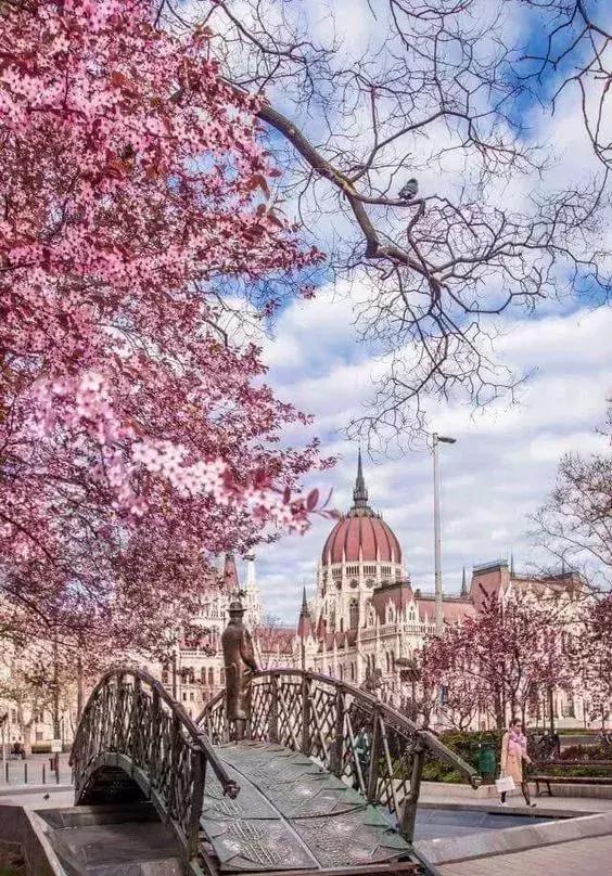 出国游中，欧洲的56个城市，其中物价最低的这8名，你去过几个？