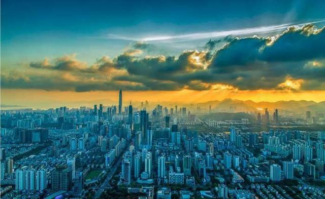 10年前任志强劝告大家买房，10年后任志强表示有钱都买不到房