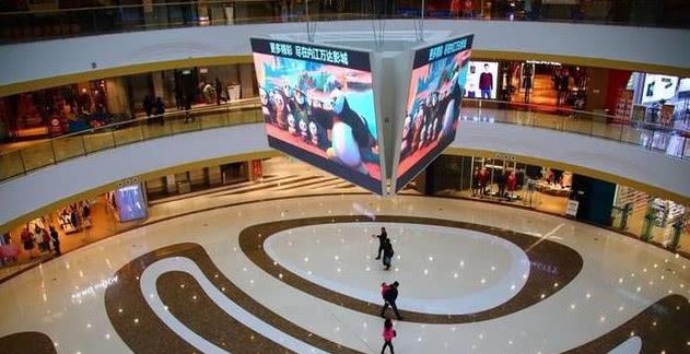 为何万达广场会沦为“空城”？就连商家都已“潜逃”：本都回不来