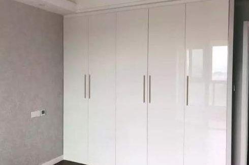 卧室衣柜寿命想要长久？衣柜门那就这样选吧，老木工的经验所得