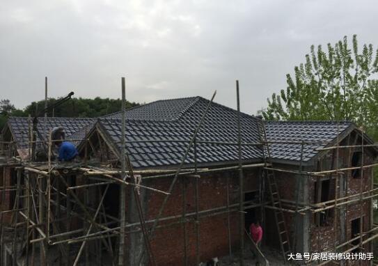 男人這輩子就得為自己建棟房，砸44萬自建兩層小別墅帶一層地下室