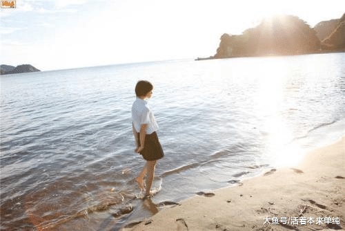 欧美也保守, 20世纪初穿泳装警察要先6用尺子量, 否则有牢狱之灾