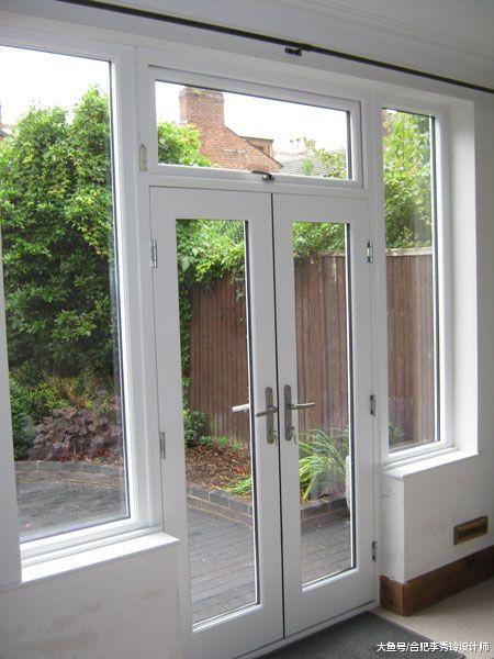 入户门还是这样装好看！窗户和门连在一起，难怪家里显得大又明亮