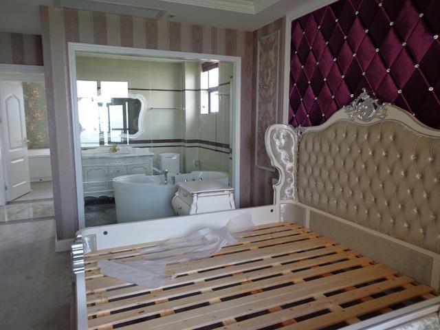 新房正在通风去甲醛, 部分软装还没布置, 朋友说白得太单调了!