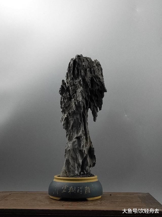 ＂趁现在，收几块好石头还不晚＂