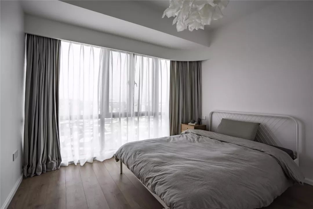 105㎡现代简约，低饱和度的色调，淡雅舒适的家