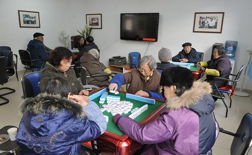 安徽老奶奶打麻将没输过，临终前告诉儿子，二张牌不留，稳赢