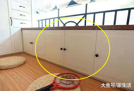 阳台装修做吊顶柜太不值得了，没作用还占地方，这样装才是王道