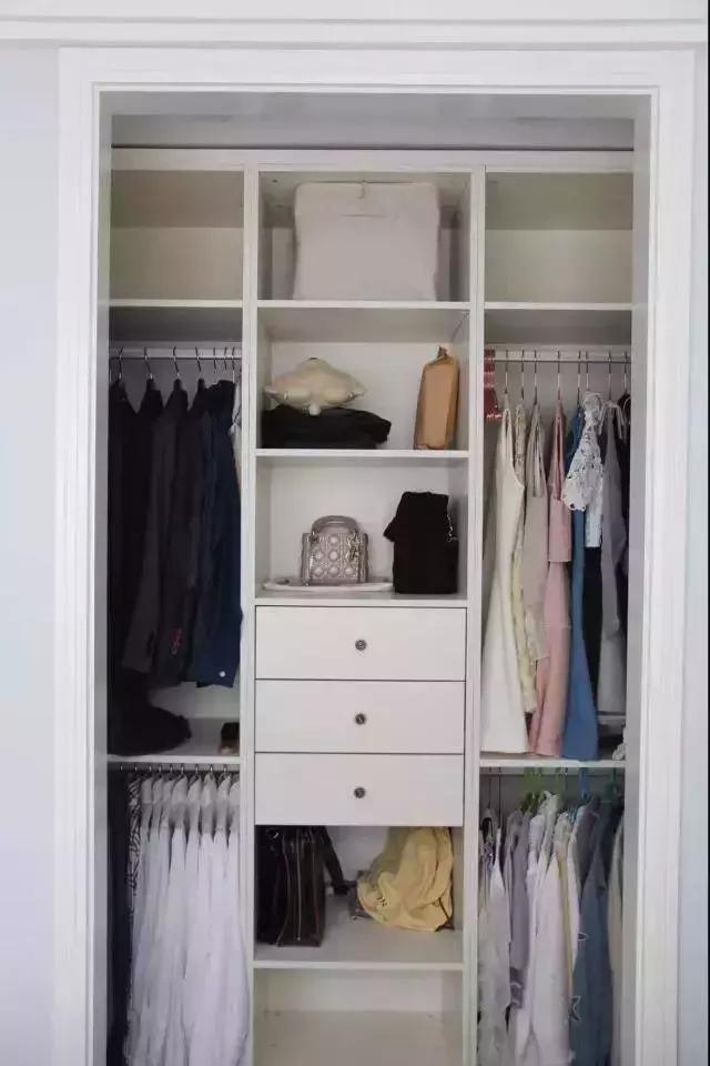 还在嫌家里的衣柜太小，试试这样设计，存储空间瞬间翻倍！