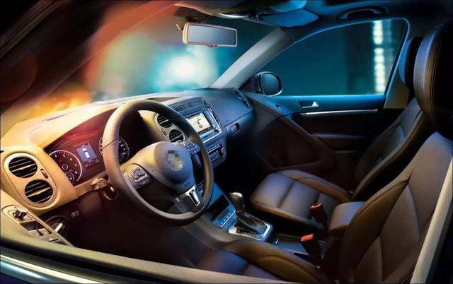 夏季车辆每天暴晒，车内异味大？做好这3步，还你清新干净好空气