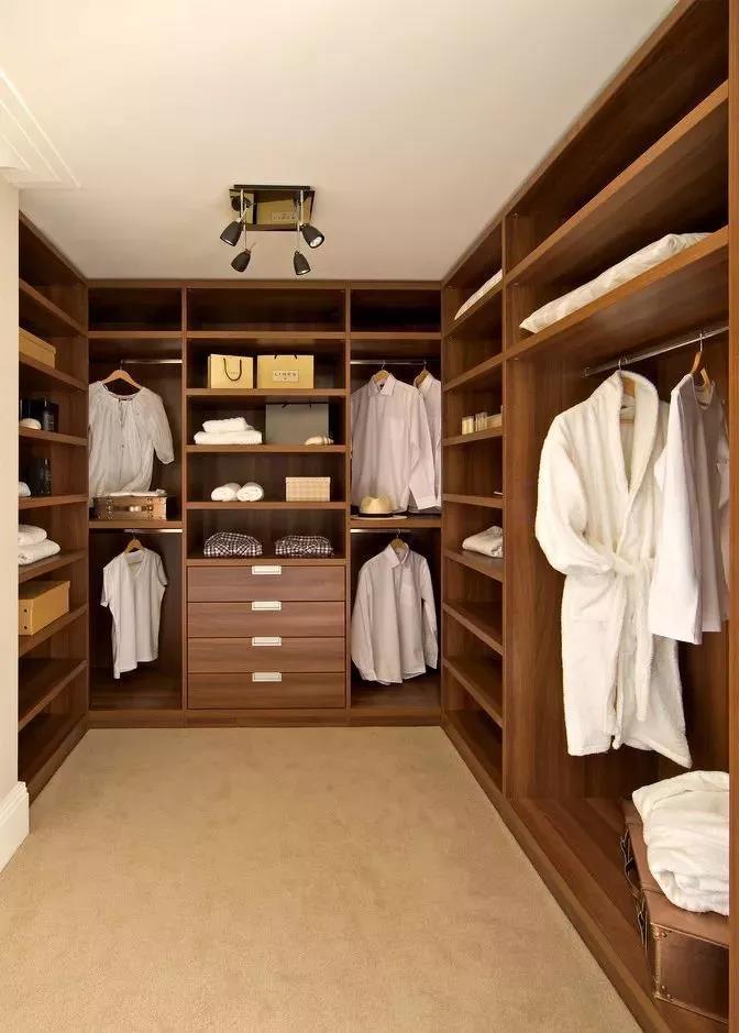 谁说衣帽间没什么好设计的？别人家的衣帽间让你羡慕不已！