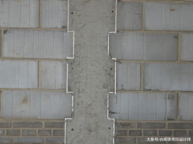 农村自建房, 砌墙时中间为什么要留这样一条缝? 包工头差点被冤枉!