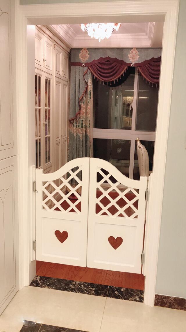 老公装修的新房豪华大气，来参观的人都说是小区里最漂亮的！