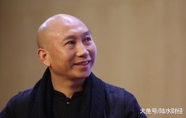 他靠"鸭子"赚百亿身家,为公司上市改妻子国籍,今市值遭腰斩