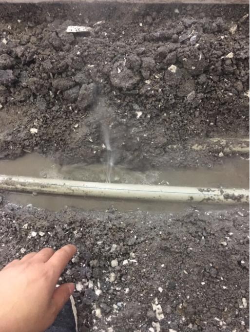 房子水管到底走顶还是走地？若不是老师傅指点，装修差点就被坑了