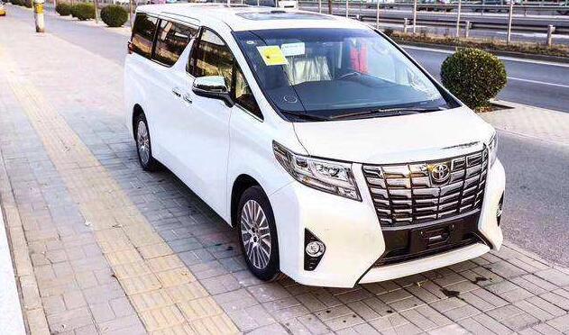 到日本才明白，賣價百萬的神車埃爾法，在日本成為全民街車