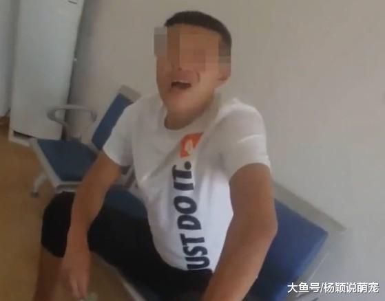 情侣高速路上吵架，女友举报男友无证驾驶遭扇耳光，网友：女的不地道