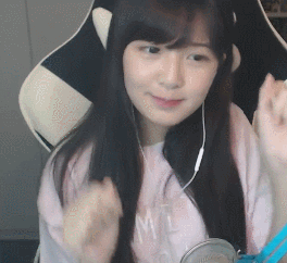 爆笑GIF：要打篮球你就正儿八经的打，你拉倒篮架干啥？