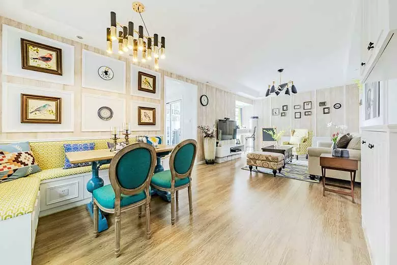 105平三居室，客厅自然清新，一进屋把人吸引住！