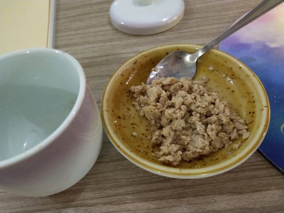 猫咪把猫粮吃吐了怎么回事？离不开这三种原因！