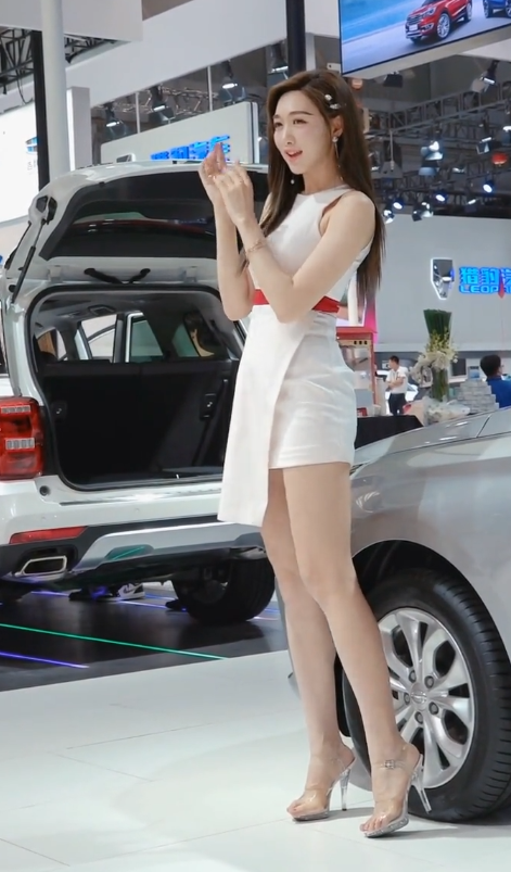 就凭你这长相就不怕卖不出去车！