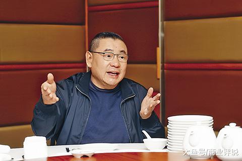 坐拥地皮的价值超3万亿，去年还捐了16亿，却说自己只是普通农民