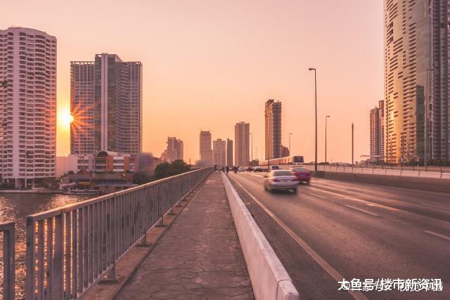 房价高位横盘，刚需买不起，炒房客卖不掉，谁能笑到最后