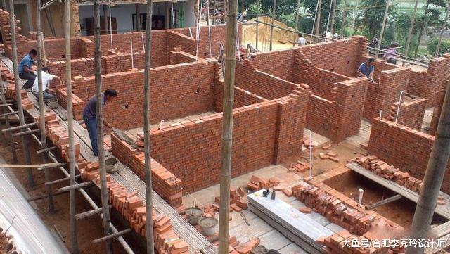 农村住平房太吃亏, 老爸琢磨用轻钢结构加盖2层, 成村里豪华洋楼!