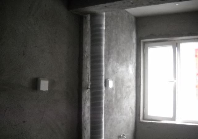 装修师傅这样做包立管，既实用还隔音，睡觉再也不怕被水声吵醒了