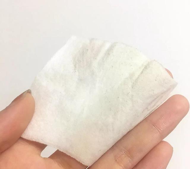 唐艺昕力荐的平价化妆水, 不愧是收毛孔实力派, 抖音爆款收敛水