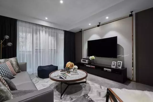 看似高冷的颜色，适当的用在家里，效果还是很不错的，沉稳有气质