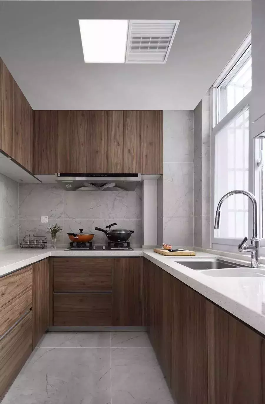 厨房占据的面积不大, 但在设计上却不能含糊