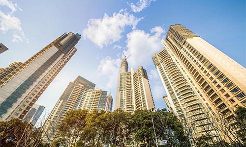 房地产成中国“软肋”？房价还在“憋着涨”，曹德旺：别再傻了