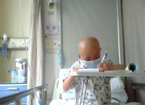 普通感冒会诱发白血病？因家长无知耽误病情，5岁男孩被确诊为血癌