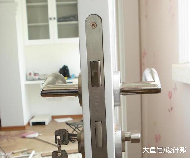 木门到底要怎么装才安全又牢固? 怪不得我家一装好就松垮垮的!