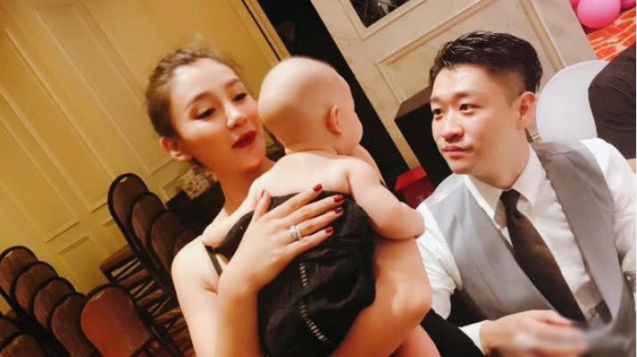 继唐菀离婚后首复出，竟晒“流血”收工照，“受伤”造型吓哭孩子