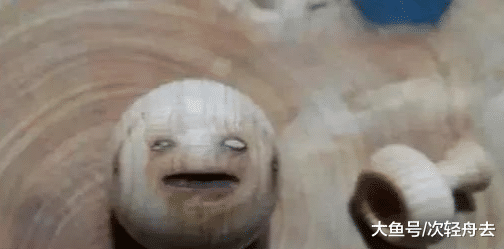 ＂吓死啦！捡漏来的崖柏陈化料，竟开出个笑面鬼娃＂