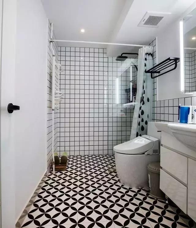 老公不做吊顶，客厅与阳台打通，只花了15万，邻居纷纷上门请教！