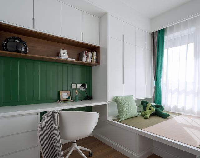 小户型卧室空间不够用？学学这些榻榻米设计，你家也能变样板房