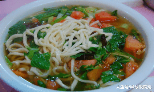 山西“各色色”：一碗什么都有的汤面，吃进肚肠里的幸福